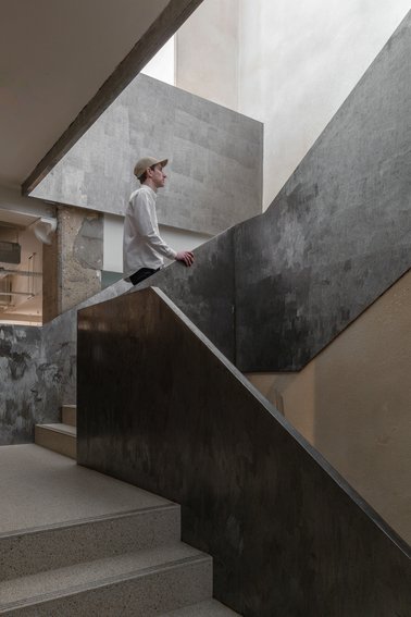 Szczepaniak Teh Solus Showroom Stair