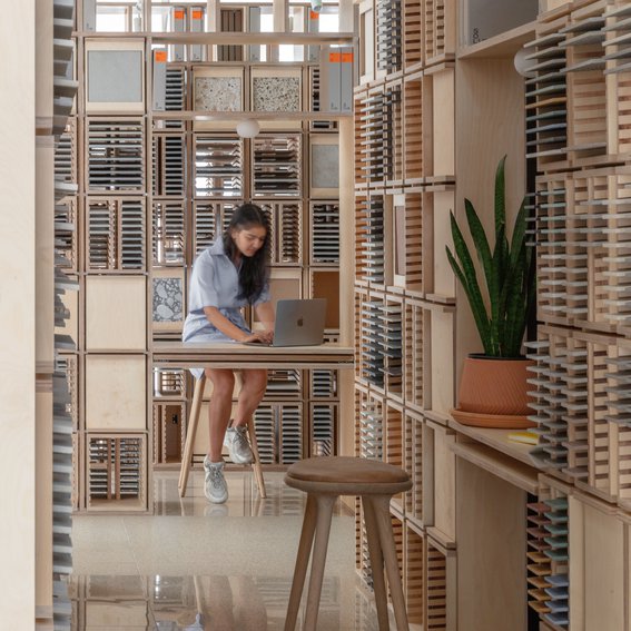 Szczepaniak Teh Solus Showroom Library 11